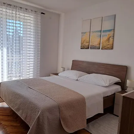 Apartment Maestral